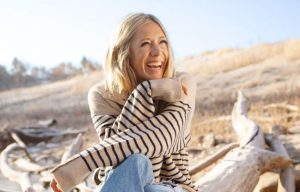 Ellie Holcomb anuncia novo álbum "Far Country"